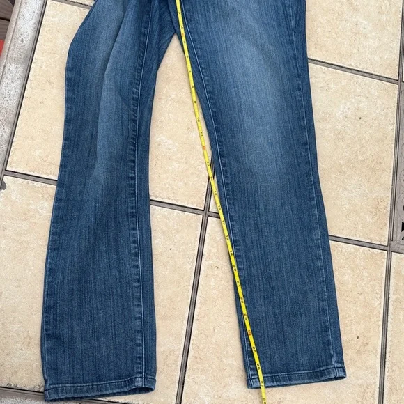 Simply Vera Vera Wang Dark Wash Cropped Jeans - Picture 8 of 9